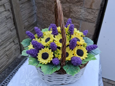 Konve a košíčky s mýdlovými květinami