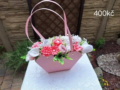 Mýdlové květinové kabelky
