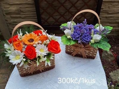 Mýdlové květinové kabelky