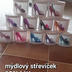 mýdlové střevíčky (2)