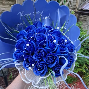 vázané kytice z mýdla (101)