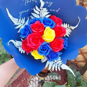 vázané kytice z mýdla (151)