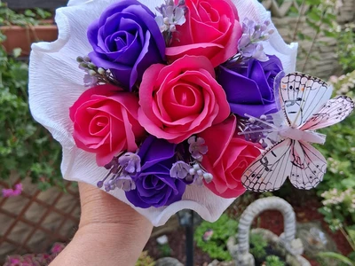 Vázané kytice z mýdla