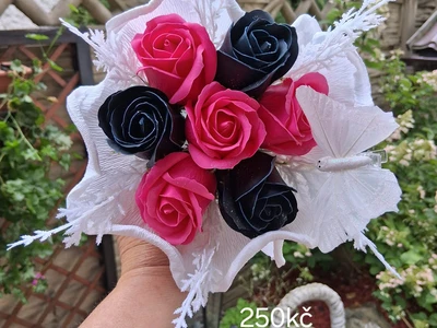 Vázané kytice z mýdla